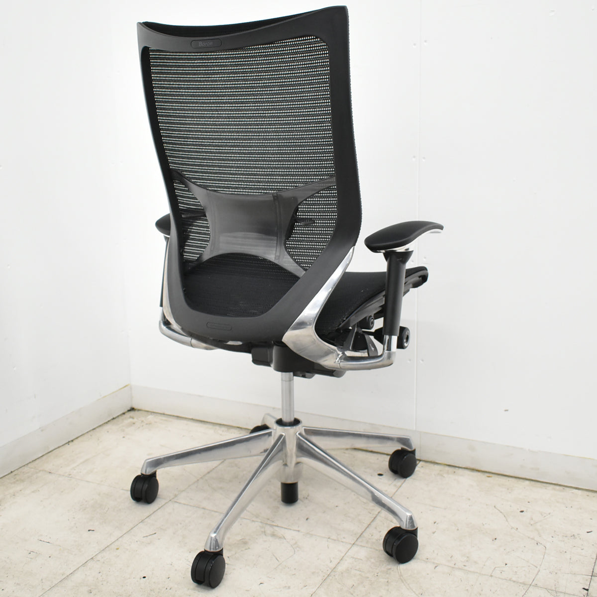 【中古】オカムラ　バロン　可動肘（肘パッド新品）ハイバック　ポリッシュ　ランバーサポート　ブラック　2026091702【中古オフィス家具】