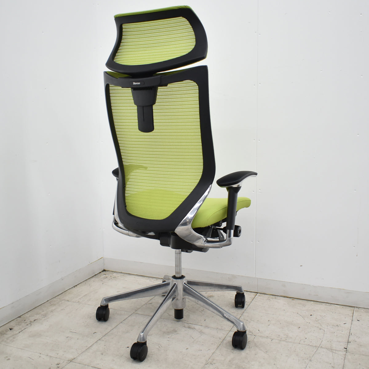 【中古】オカムラ　バロン　エクストラハイバック　可動肘　可動ヘッドレスト　ポリッシュ　ライムグリーン　2026091704【中古オフィス家具】