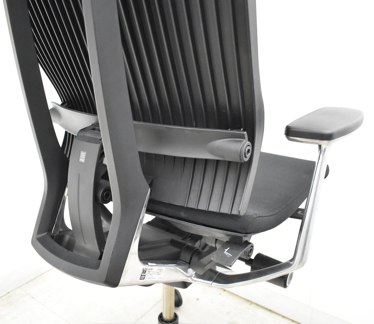 【中古】イトーキ　スピーナ　固定肘　アクティブランバーサポート　エラストマーバック　ポリッシュ　ブラック　2026092503【中古オフィス家具】