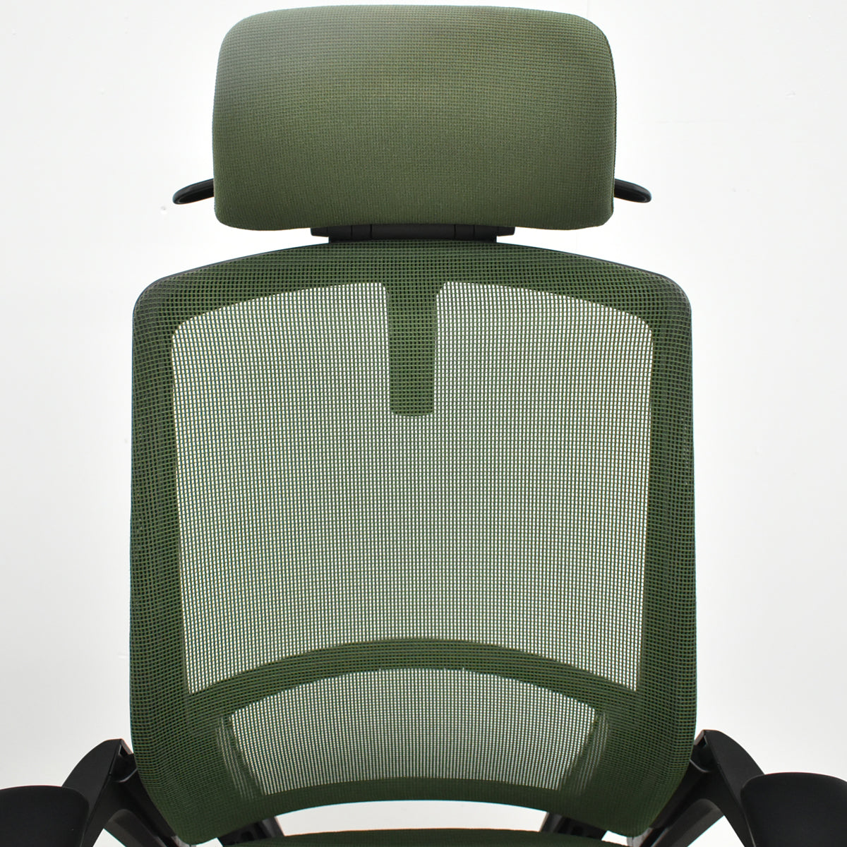 【中古】オカムラ　フィノラ　エクストラハイバック　可動ヘッドレスト　４Ｄ可動肘　ハンガー　ポリッシュ　2020年製　ダークグリーン　2026092802【中古オフィス家具】