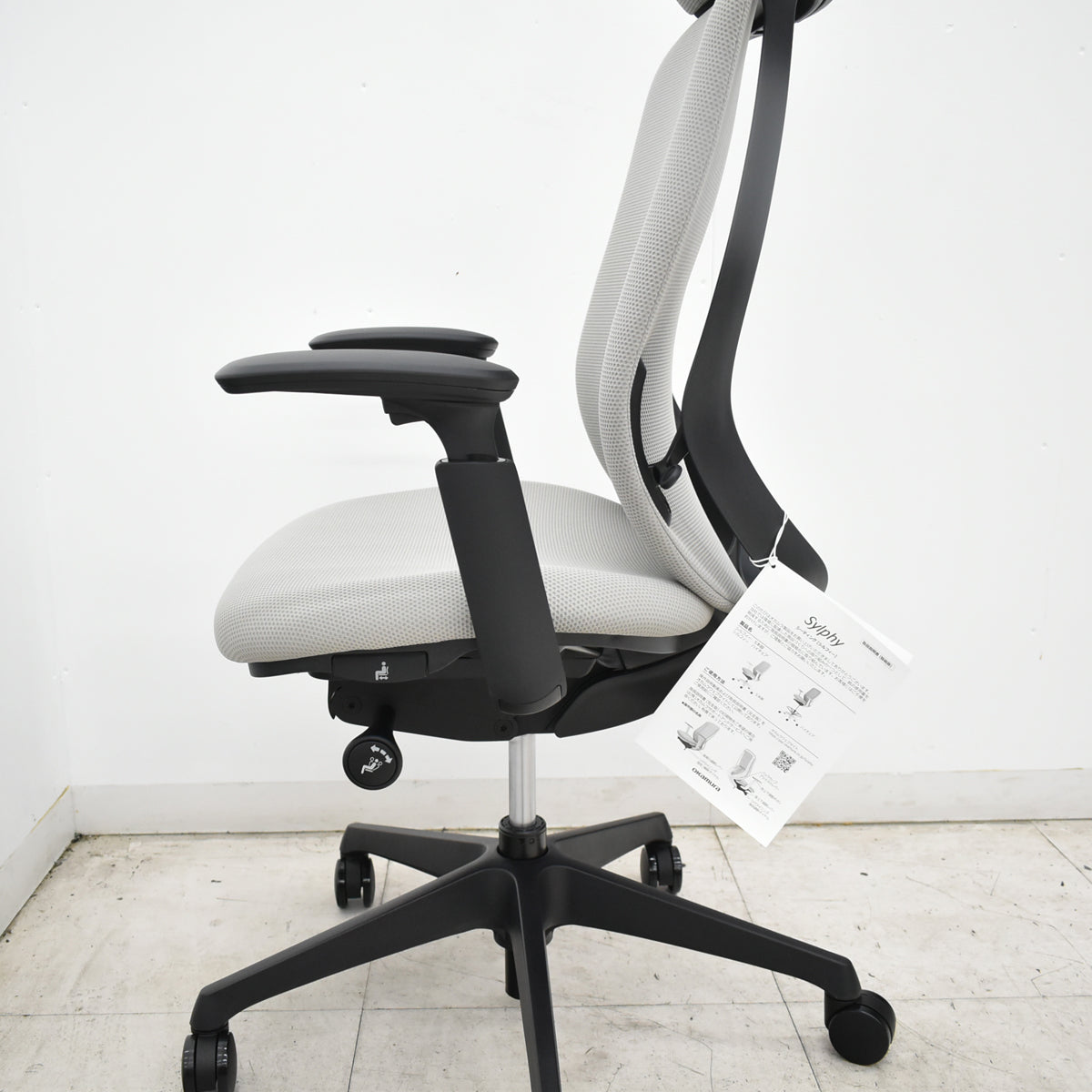 【中古】[新品未使用品]オカムラ　シルフィー　エクストラハイバック　可動肘　バックカーブアジャスト　前傾機能　グレー　2026092902【中古オフィス家具】