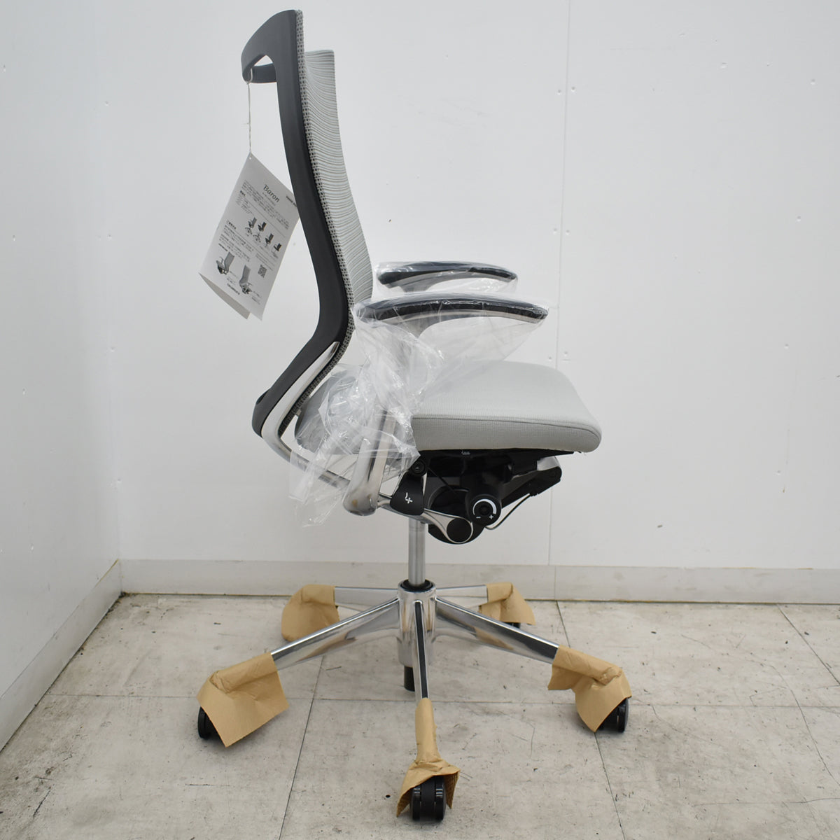 【中古】[新品未使用品]オカムラ　バロン　ハイバック　固定肘　ポリッシュ　2026092903【中古オフィス家具】