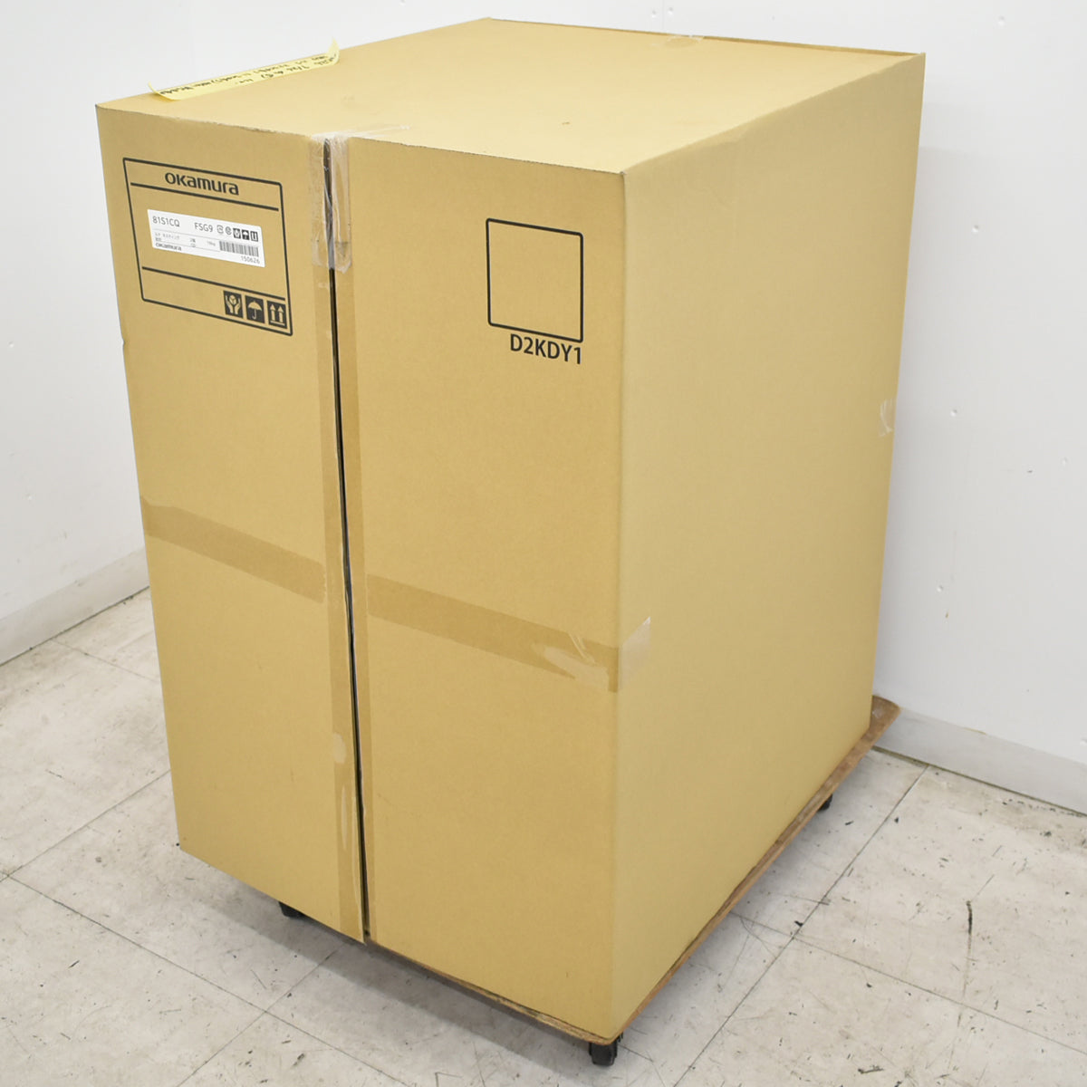 【中古】　[新品未使用品]オカムラ　ルナ　ネスティングチェア　ミーティングチェア　肘付　2026092905【中古オフィス家具】