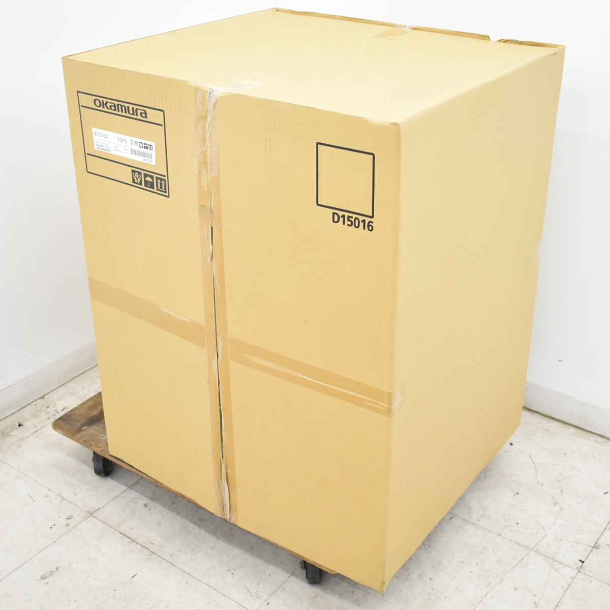 【中古】[新品未使用品]オカムラ　ルナ　ネスティングチェア　ミーティングチェア　メモ台　棚付　2026092906【中古オフィス家具】
