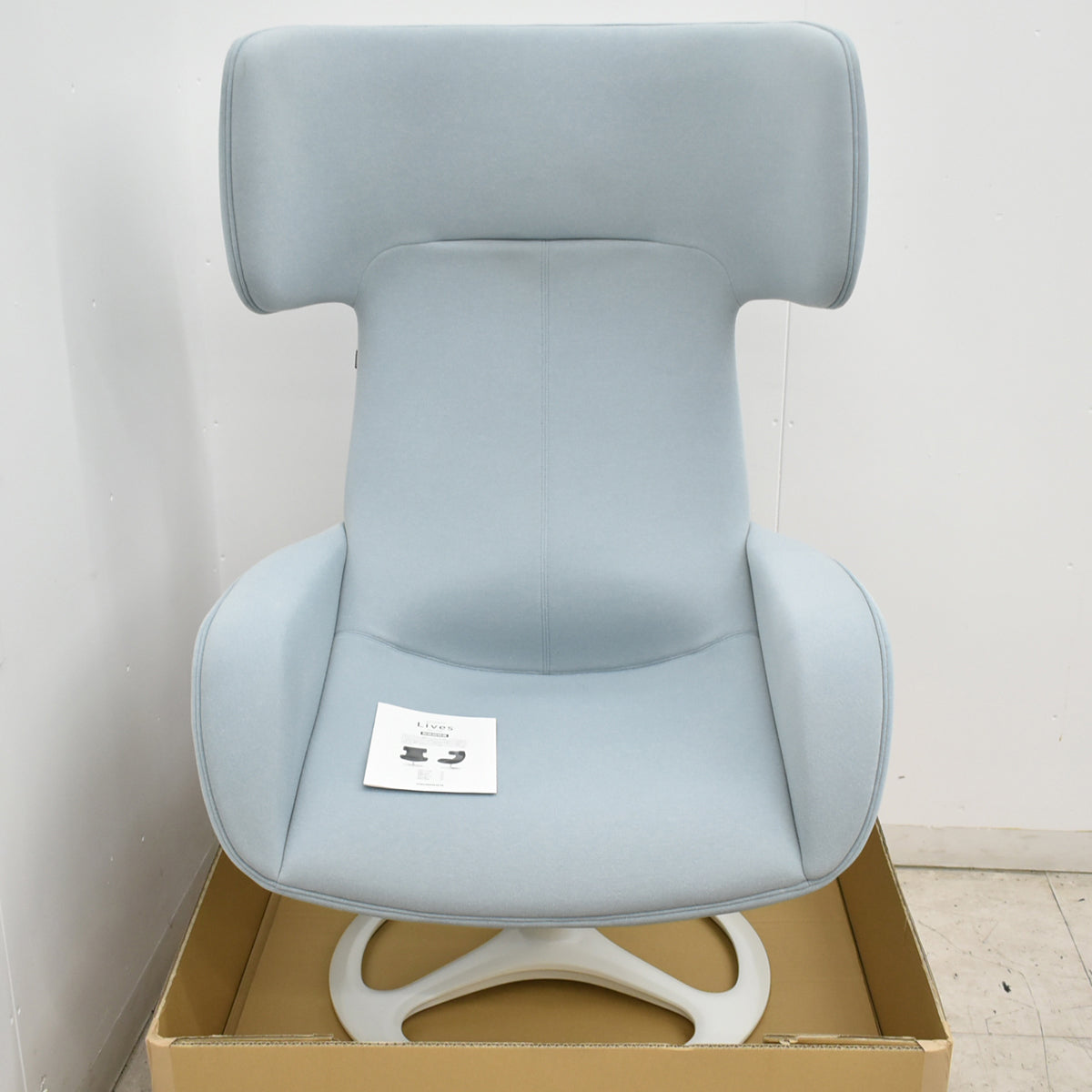 【中古】[新品未使用品]オカムラ　ライブス　パーソナルチェア　ワークヴェール　アルミ脚（ホワイト）肘付　2026100102【中古オフィス家具】