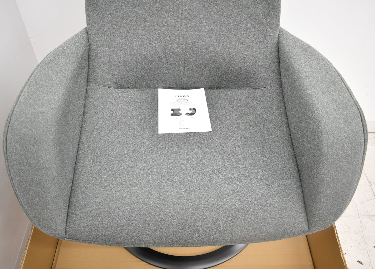 【中古】[新品未使用品]オカムラ　ライブス　パーソナルチェア　EXハイバック　アルミ脚（ブラック）肘付　2026100103【中古オフィス家具】