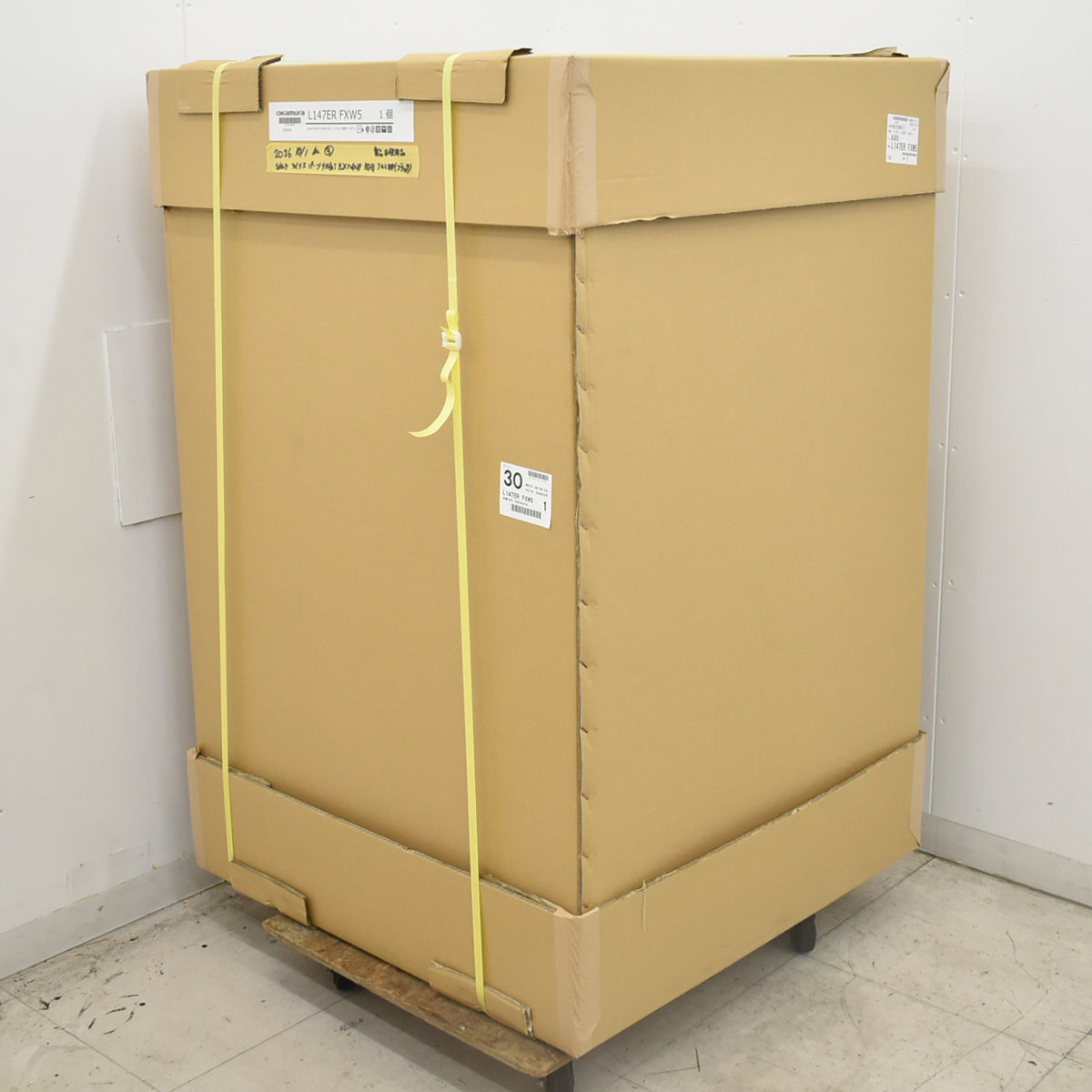 【中古】[新品未使用品]オカムラ　ライブス　パーソナルチェア　EXハイバック　アルミ脚（ブラック）肘付　2026100103【中古オフィス家具】