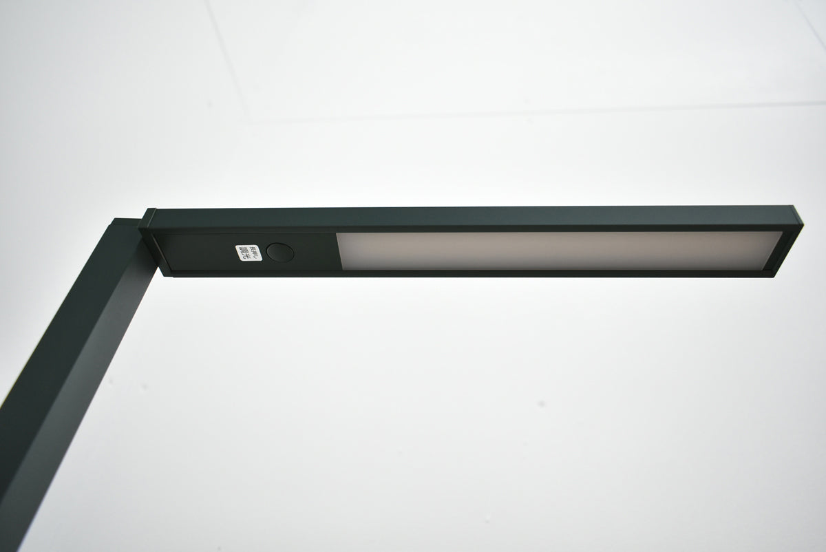 【中古】[新品未使用品]オカムラ　リニエ　LED　タスクライト　スタンドタイプ　ダークグリーン 　2026100108【中古オフィス家具】