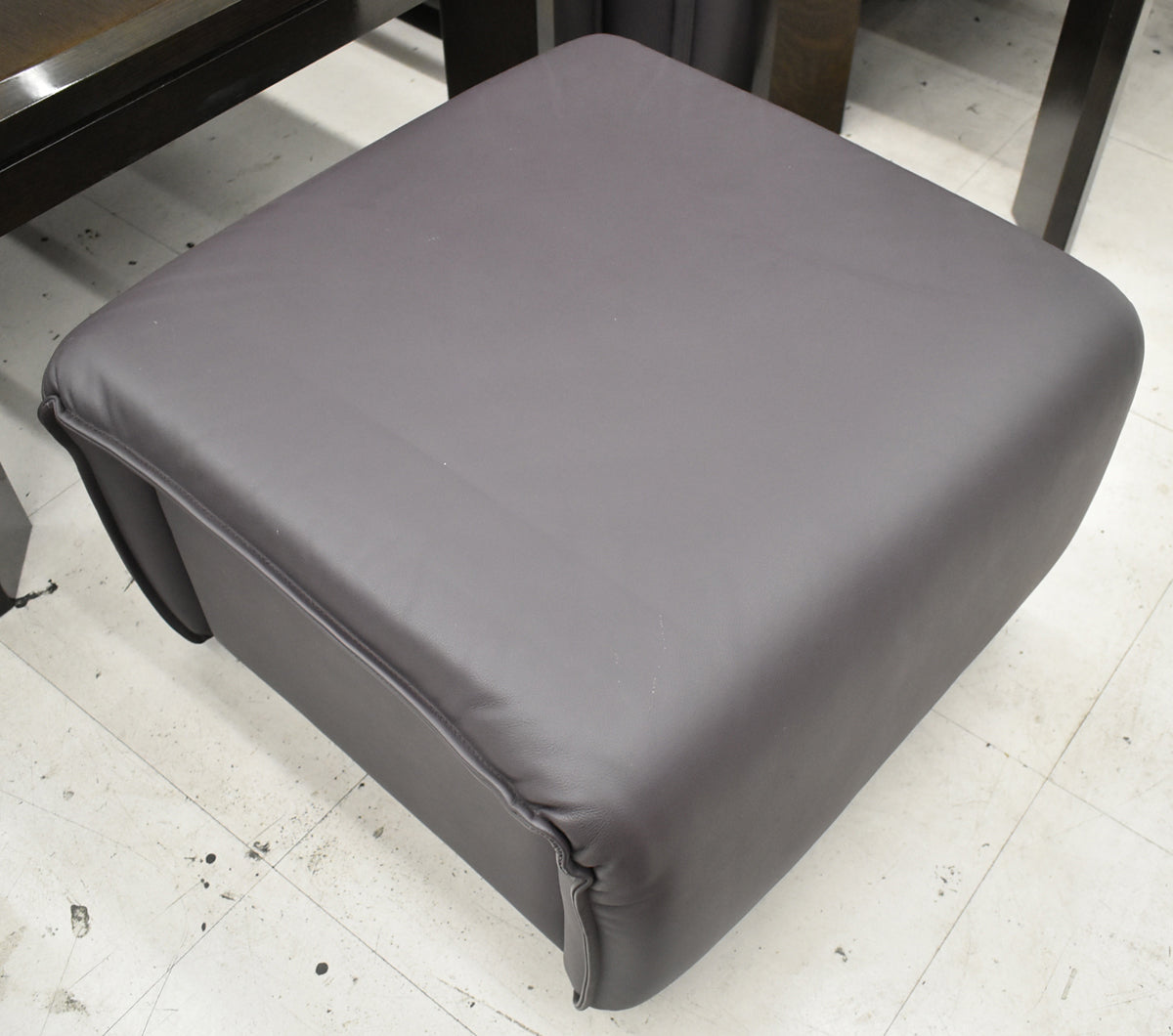 【中古】天童木工　高級応接８点セット　総革張り　2026100801【中古オフィス家具】