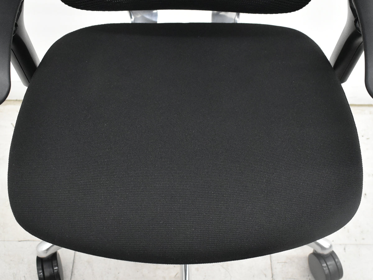 【中古】オカムラ　コンテッサ　大型固定ヘッドレスト　可動肘　ポリッシュ　ランバーサポート　ブラック　2026101002【中古オフィス家具】