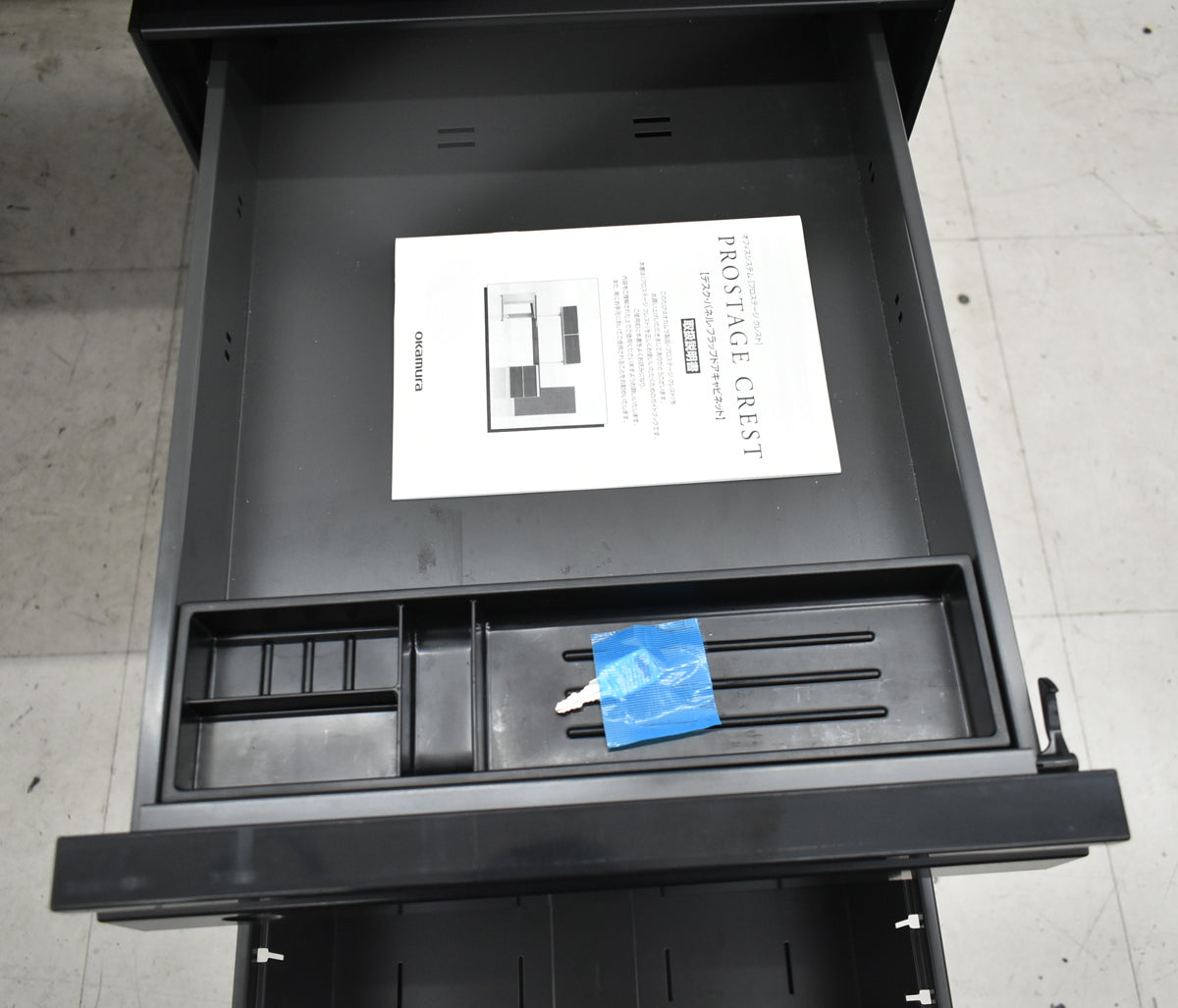 【中古】オカムラ　プロステージクレスト　片袖デスク　幅1400　2026102401