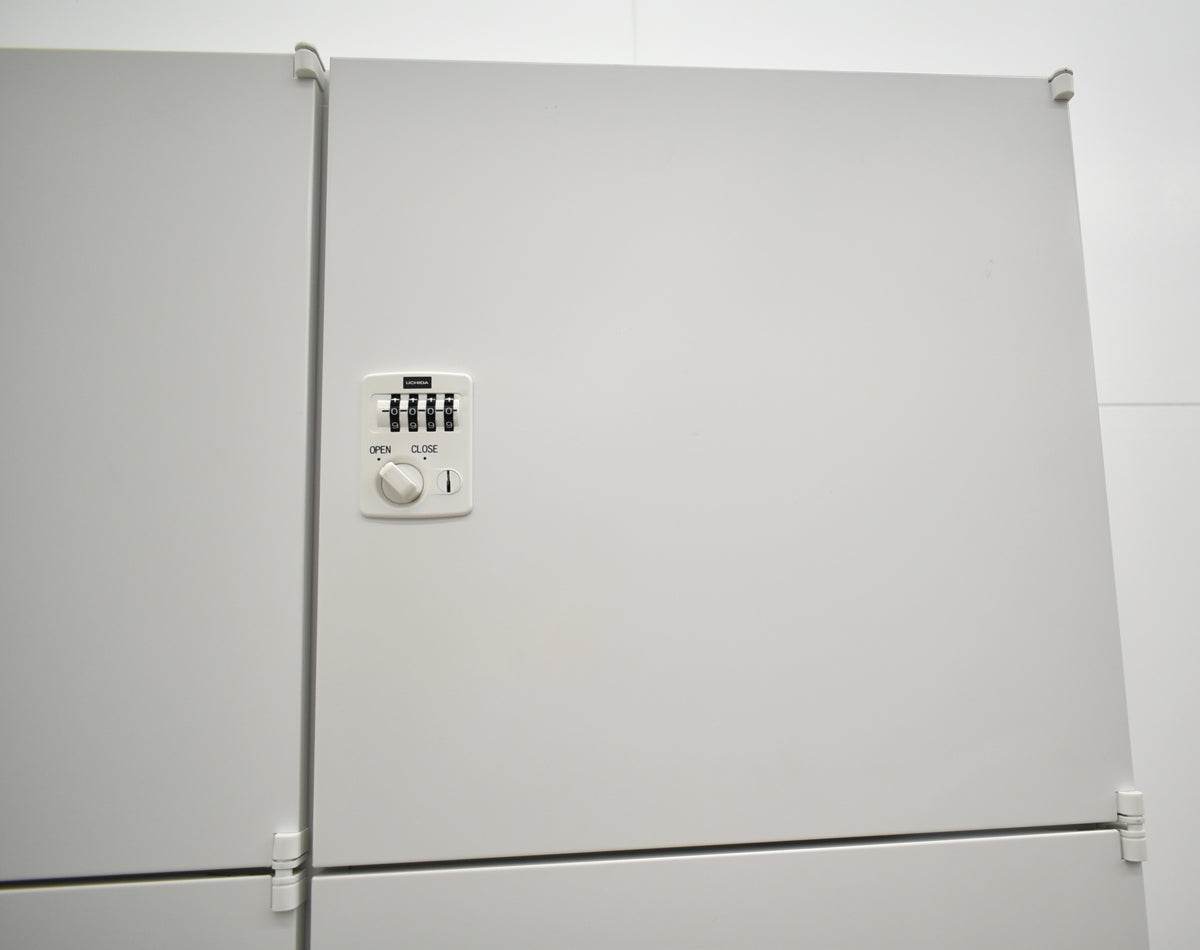 【中古】ウチダ　８人用パーソナルロッカー　ダイヤル式　幅900　2026102604