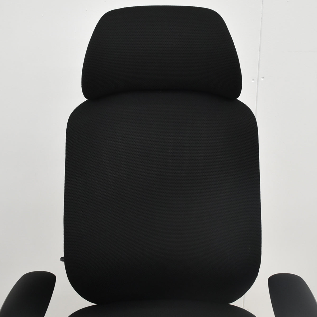 【中古】オカムラ　シルフィー　エクストラハイバック　固定ヘッドレスト　固定肘　ハンガー　バックカーブアジャスト　前傾機能　ブラック　2026102906