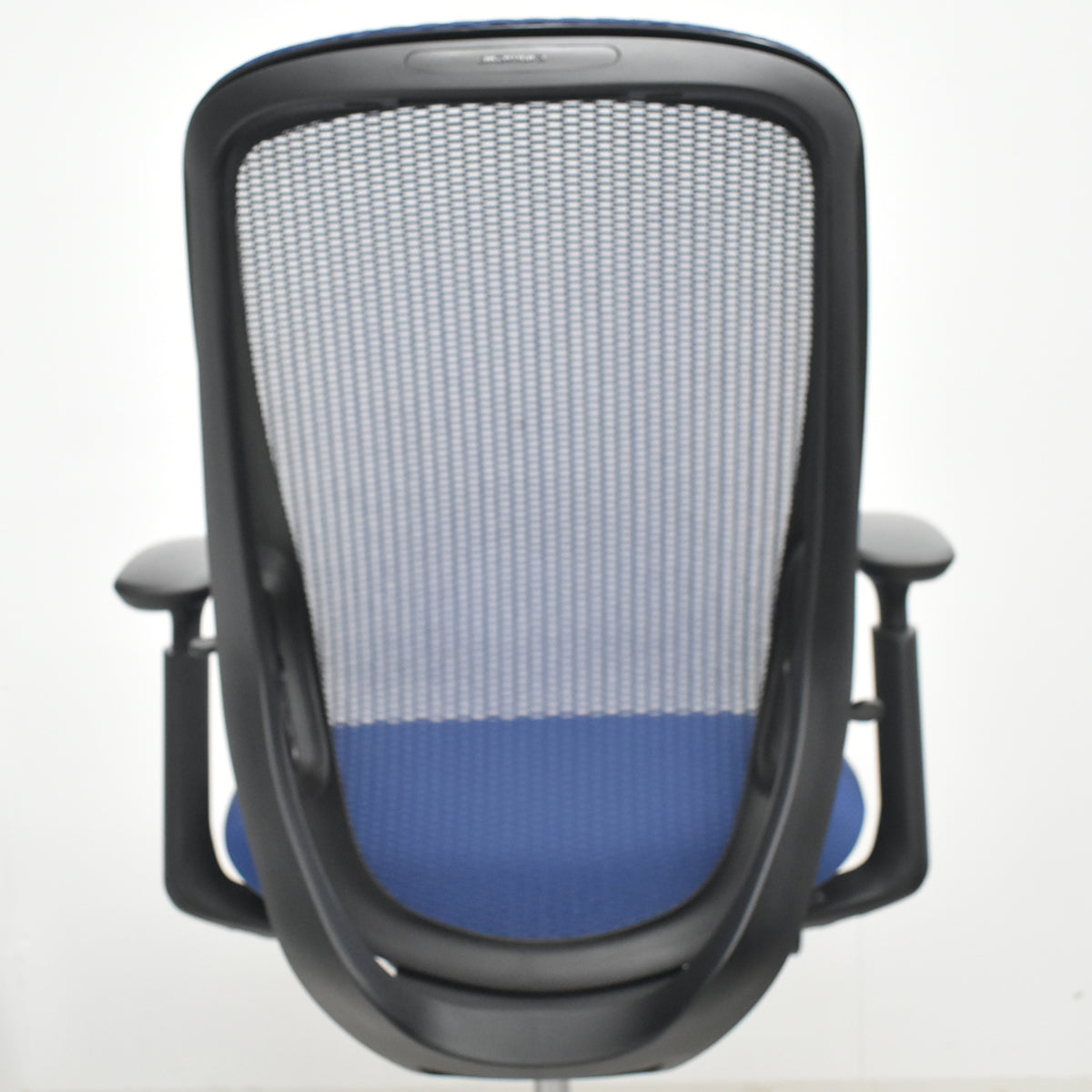 【中古】オカムラ　シルフィー　ハイバック　可動肘　前傾機能　バックカーブアジャスト　ポリッシュ　ネイビー　2026022405【中古オフィス家具】