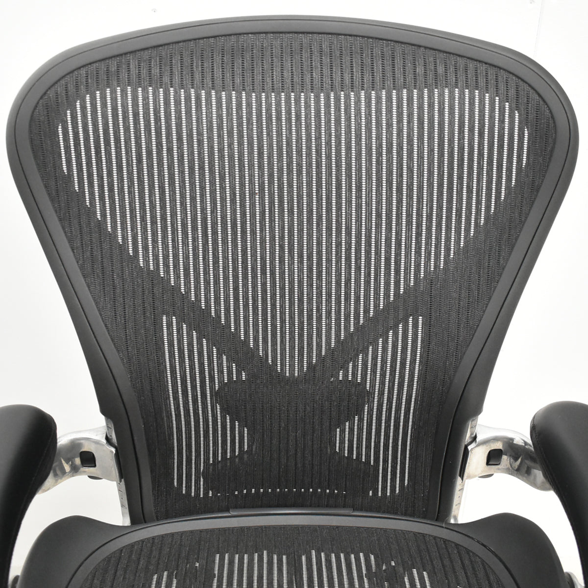 【中古】ハーマンミラー　アーロンチェア　Bサイズ　フル装備　ポスチャーフィット　ポリッシュ　肘レバータイプ　昇降ガス交換済　タキシードメッシュ　2026030601【中古オフィス家具】