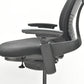 【中古】スチールケース　リープＶ２　APモデル　可動肘　ランバーサポート　肘パッド新型タイプ　ブラック　2026030904【中古オフィス家具】