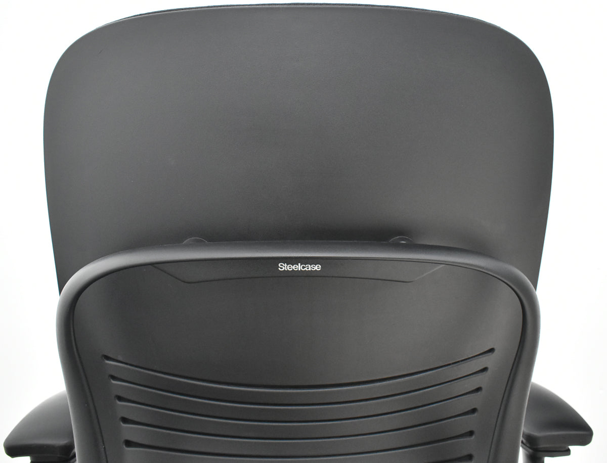 【中古】スチールケース　リープＶ２　可動肘　ランバーサポート　USモデル　ブラック　2026030906【中古オフィス家具】