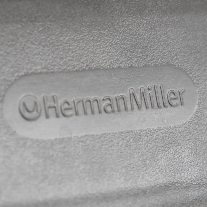 ハーマンミラー　Hermanmiller　アーロンチェア　Ｂサイズ　フル装備　ポスチャーフィット　ウェーブメッシュ　ポリッシュフレーム　2023051901【中古オフィス家具】【中古】