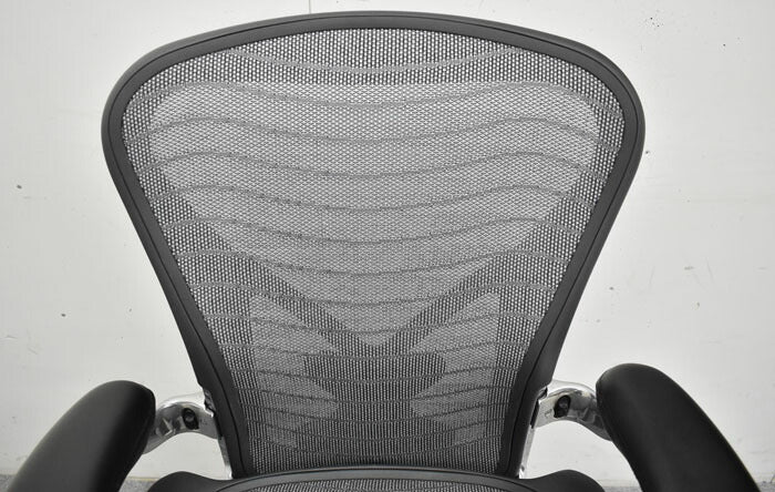 ハーマンミラー　Hermanmiller　アーロンチェア　Ｂサイズ　フル装備　ポスチャーフィット　ウェーブメッシュ　ポリッシュフレーム　2023051902【中古オフィス家具】【中古】