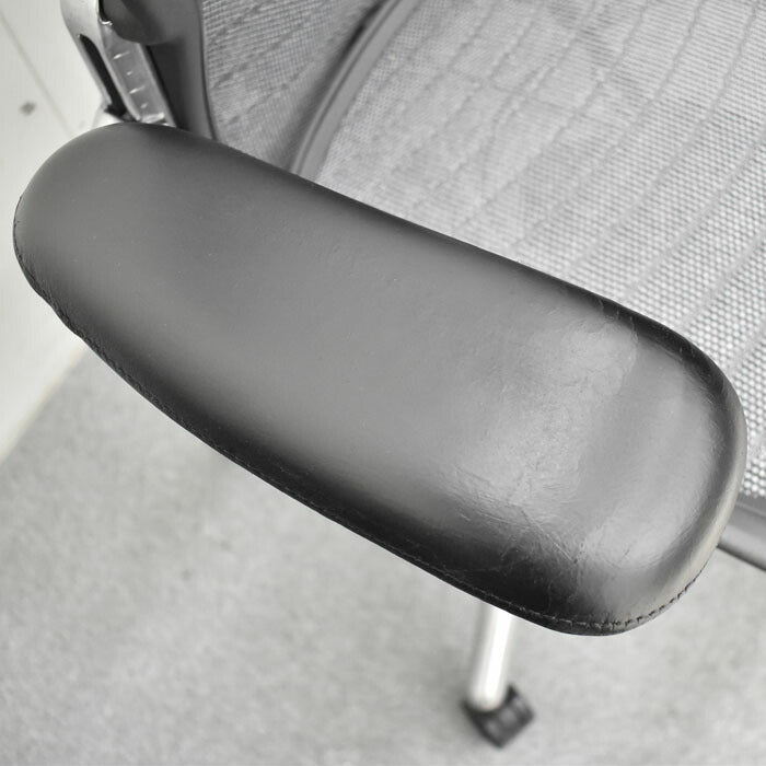 ハーマンミラー　Hermanmiller　アーロンチェア　Ｂサイズ　フル装備　ポスチャーフィット　ウェーブメッシュ　ポリッシュフレーム　2023051902【中古オフィス家具】【中古】