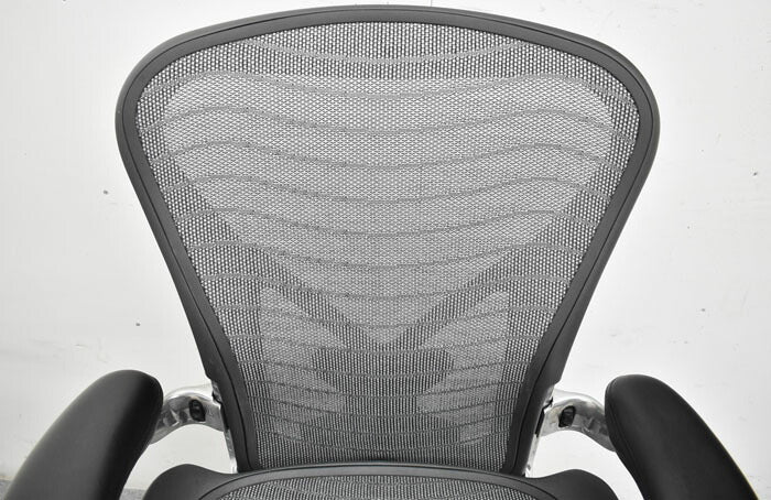 ハーマンミラー　Hermanmiller　アーロンチェア　Ｂサイズ　フル装備　ポスチャーフィット　ウェーブメッシュ　ポリッシュフレーム　2023051903【中古オフィス家具】【中古】