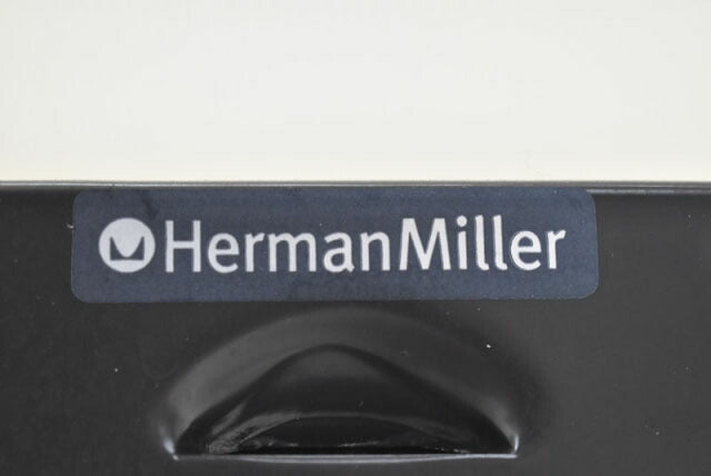 ハーマンミラー　アルミナムグループシリーズ　メッシュ張りローバック　肘なし　ホワイト　2021090204【中古オフィス家具】【中古】