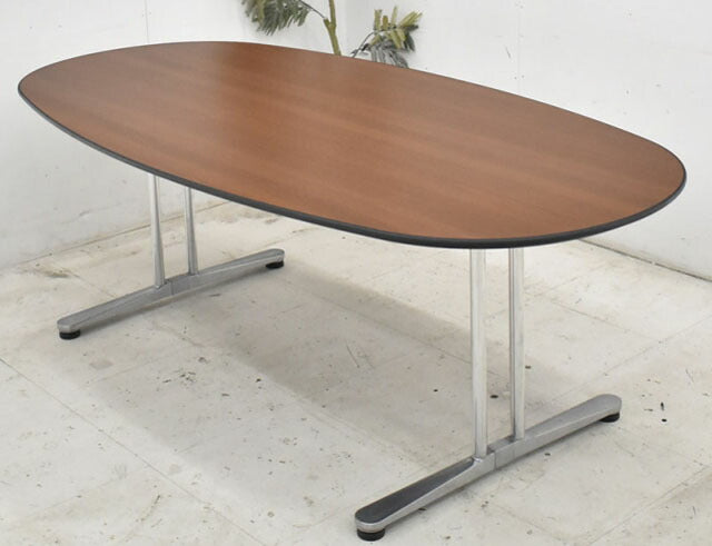 オカムラ　インターレイステーブル　楕円型　W2100　2022071103【中古オフィス家具】【中古】