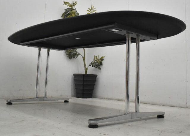 オカムラ　インターレイステーブル　楕円型　W2100　2022071103【中古オフィス家具】【中古】