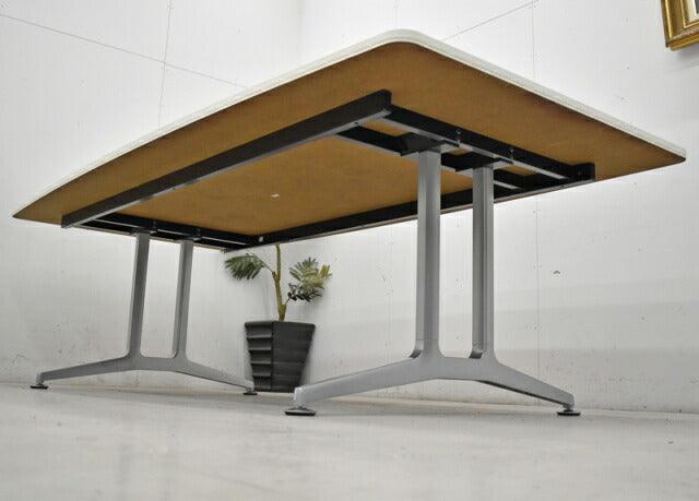 コクヨ　ＷＴシリーズ　会議テーブル　W2400　ボート型天板　2020031705【中古オフィス家具】【中古】